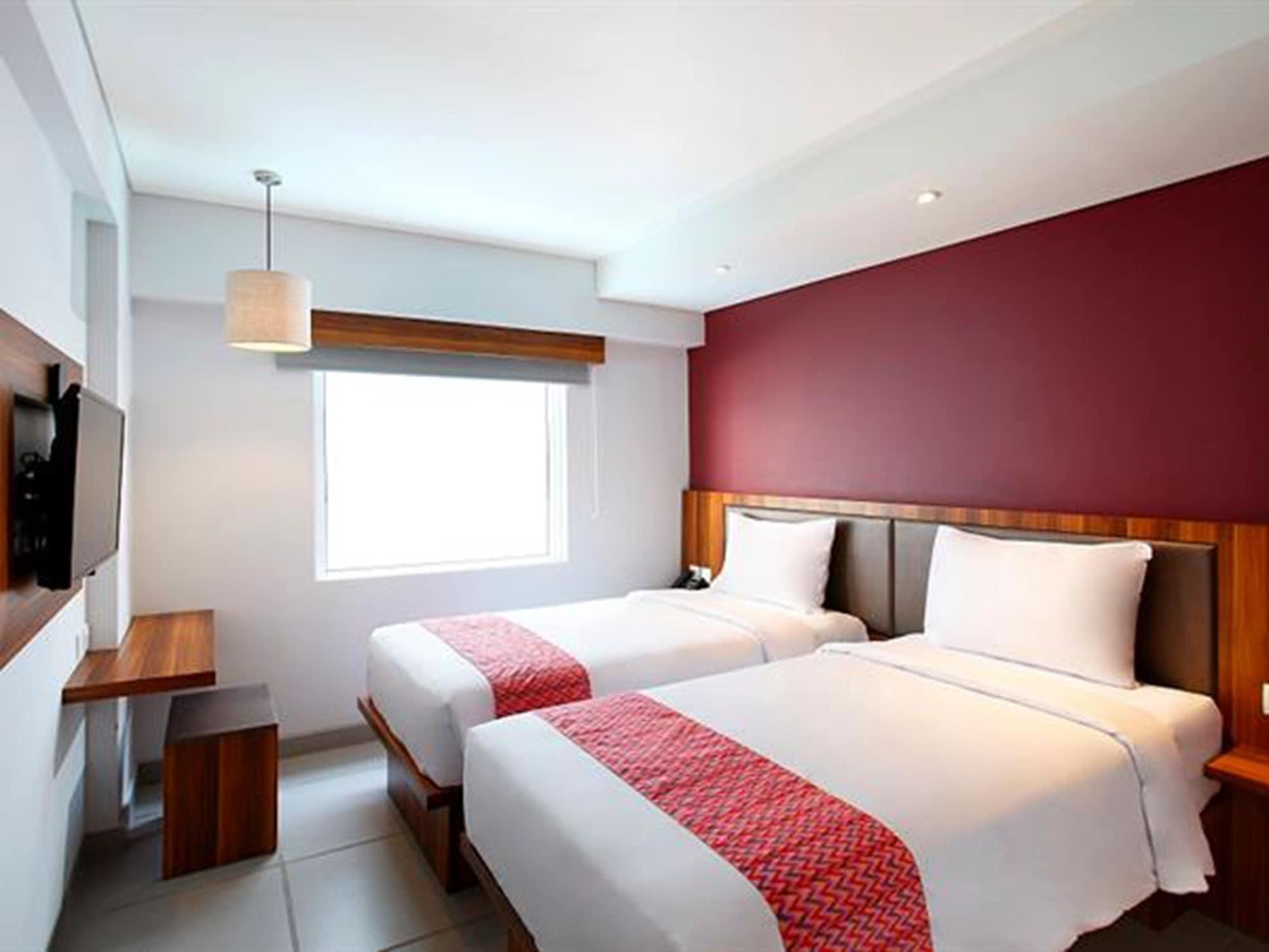 Hotel Swiss-Belexpress Kuta Legian Extérieur photo