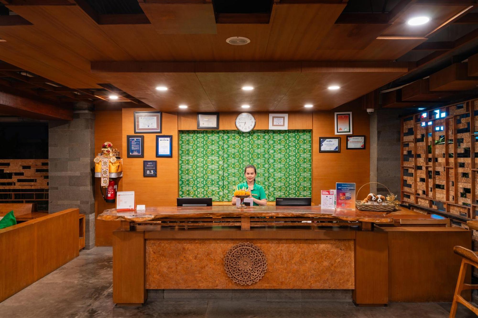 Hotel Swiss-Belexpress Kuta Legian Extérieur photo