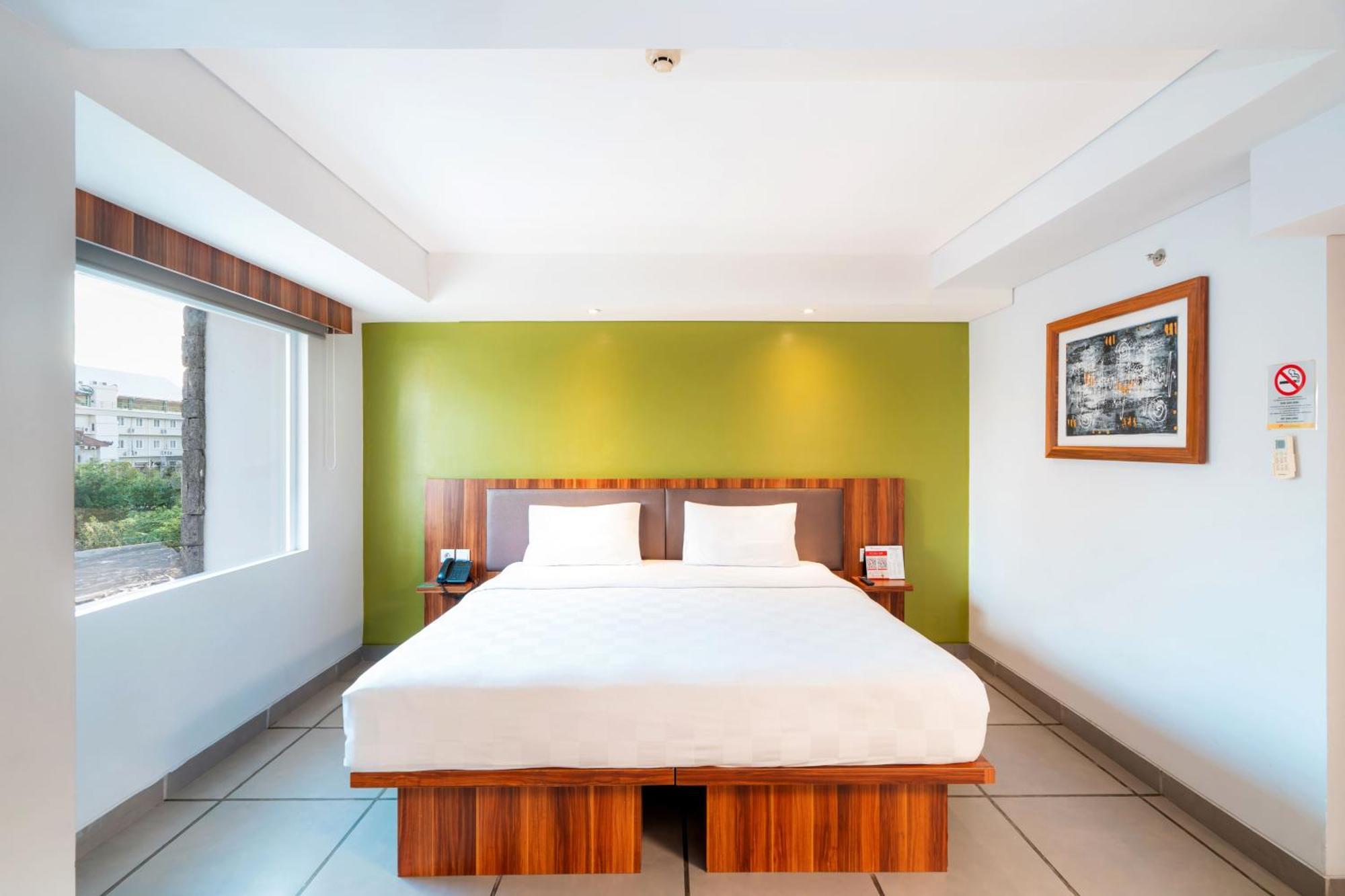 Hotel Swiss-Belexpress Kuta Legian Extérieur photo